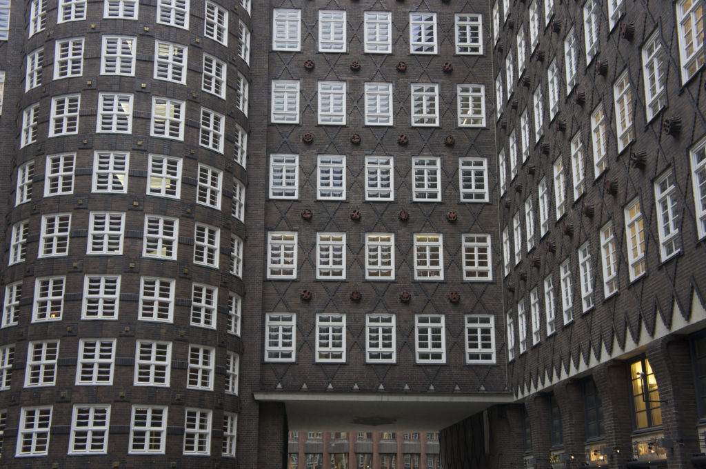 First building dedicated completely to business in Hamburg / ©When You Live